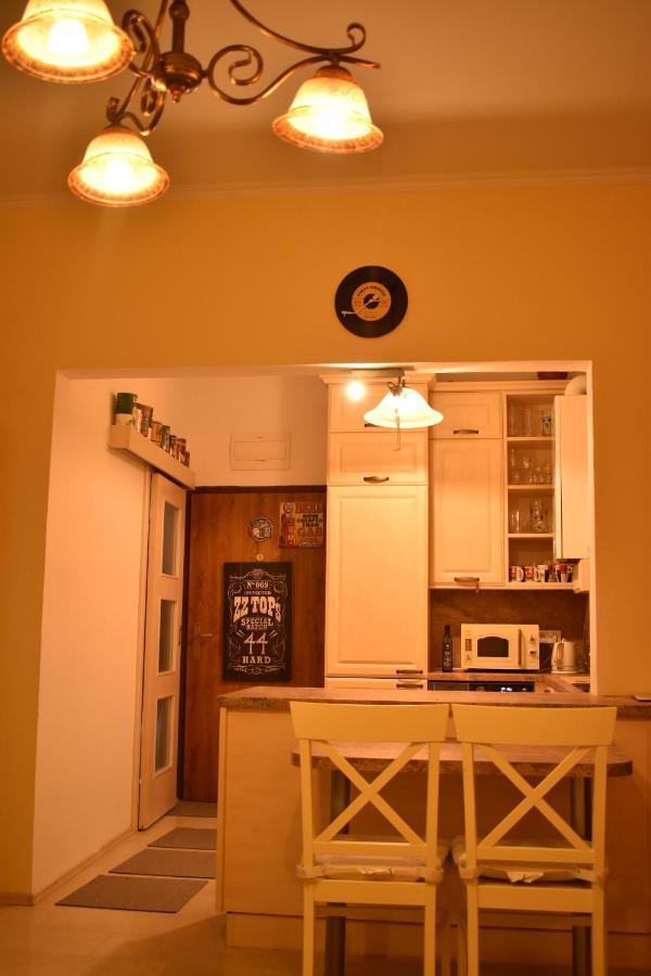 Old Town Bratislava 1Bdr Private Parking Apartment Ngoại thất bức ảnh
